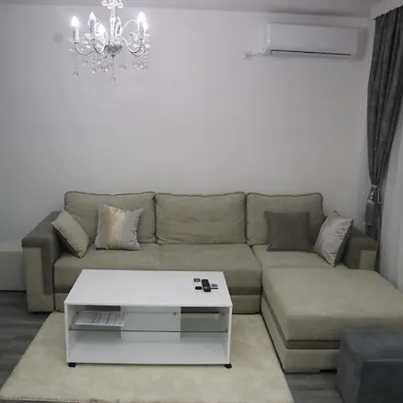 Apartment Bajo 1 *